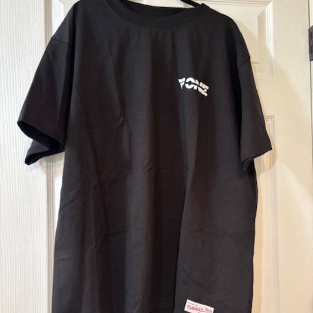 Mitchell & Ness Black Fanatics One T - Size XXL